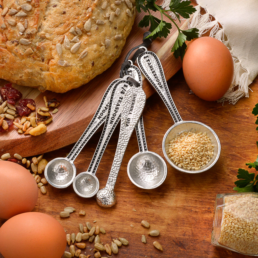 https://www.360cookware.com/cdn/shop/products/Kitchenmeasingspoons-sq_900x.jpg?v=1618665864